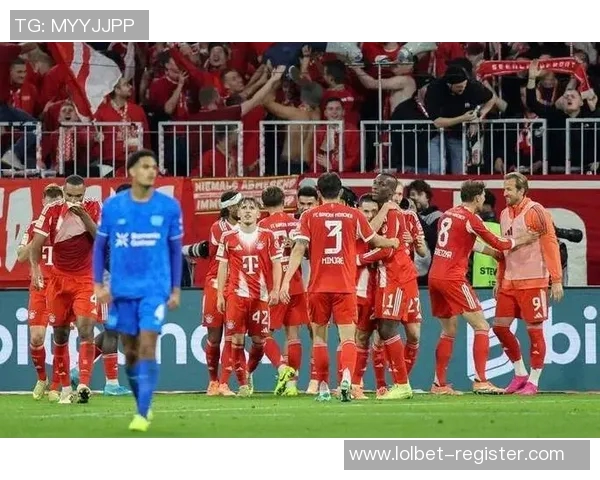 西甲激战：拜仁与曼联平局红牌事件引发全场热议战术分析揭秘