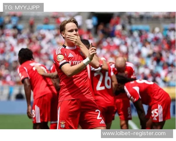 欧冠赛场惊现冷门拜仁强势击败尤文图斯3比0引发热议