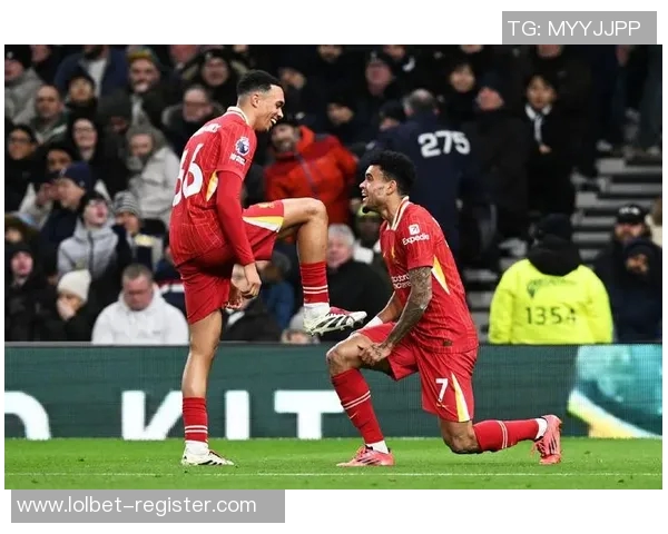 英超大战热刺大胜利物浦三球零封引发转会风波与热议