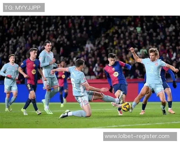 中超赛场惊现冷门巴萨以三球完胜利物浦引发红牌争议