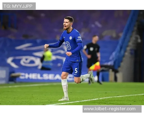 切尔西在足总杯中大胜AC米兰乌龙球成比赛转折点引发全场欢呼